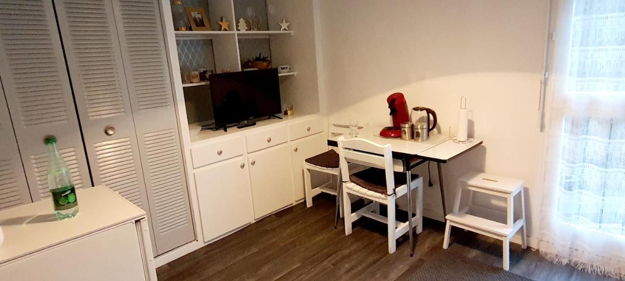 Studio En Face De La Foret De Fontainebleau Avon Esterno foto