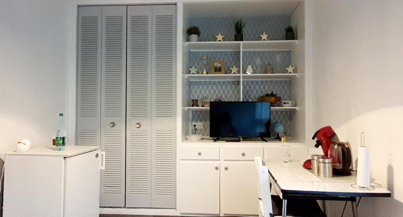 Studio En Face De La Foret De Fontainebleau Avon Esterno foto